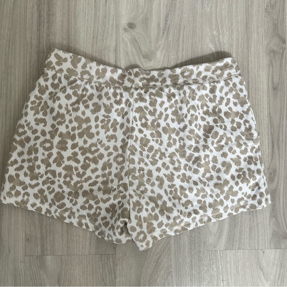 Old Navy Leopard Lounge Shorts - Picture 4 of 6